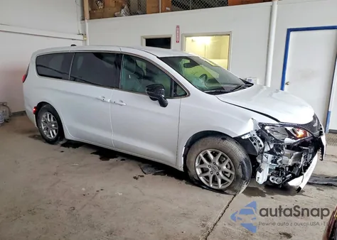 2025 Chrysler Voyager Lx z USA, uszkodzony, nr VIN 2C4RC1CGXSR519109